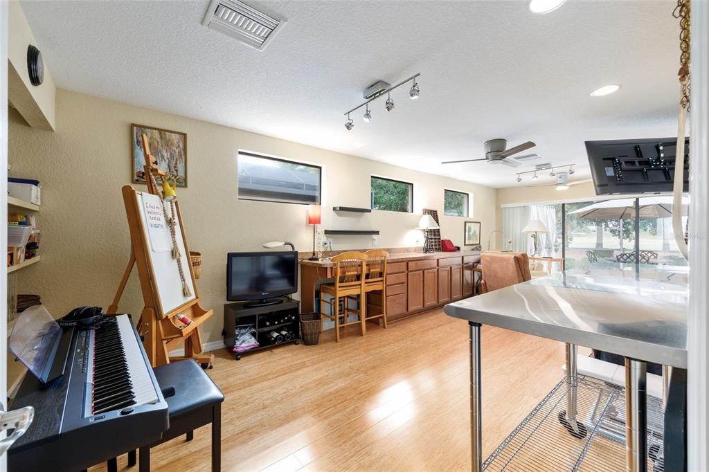 Active With Contract: $415,000 (4 beds, 3 baths, 2864 Square Feet)