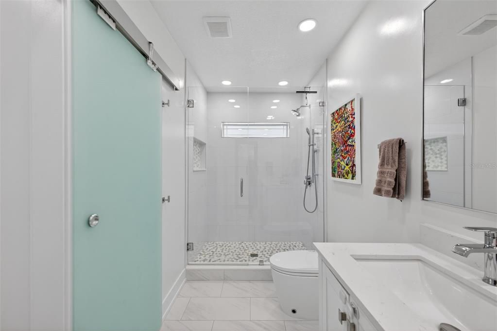 Activo con contrato: $1,125,000 (3 camas, 2 baños, 1807 Pies cuadrados)