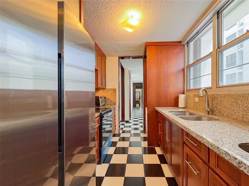 出租: $3,200 (3 贝兹, 2 浴室, 1605 平方英尺)