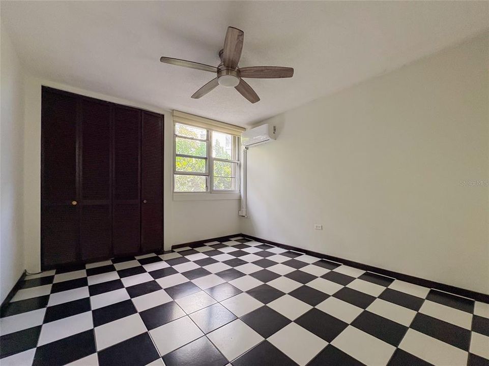 出租: $3,200 (3 贝兹, 2 浴室, 1605 平方英尺)