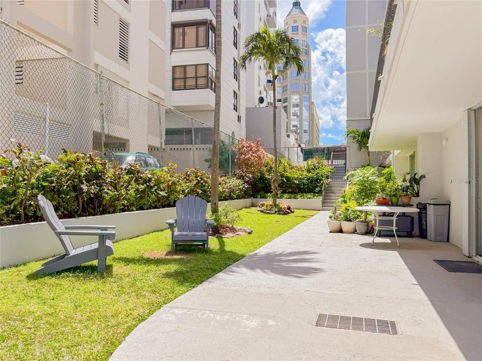 出租: $3,200 (3 贝兹, 2 浴室, 1605 平方英尺)