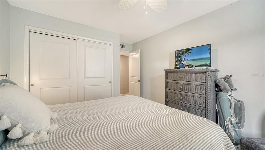 出租: $2,600 (2 贝兹, 2 浴室, 990 平方英尺)