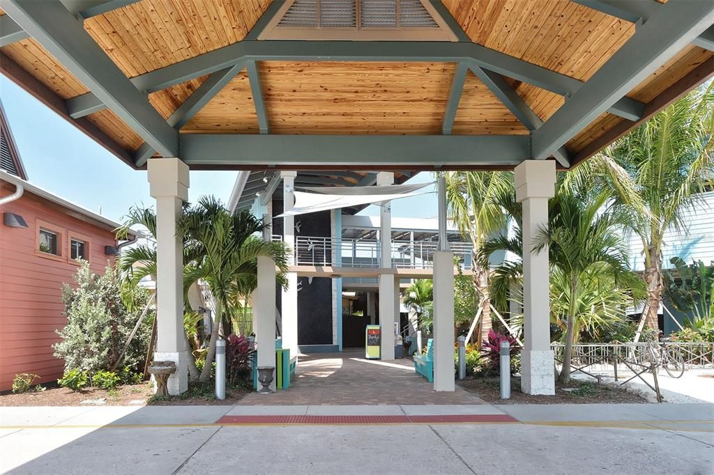 出租: $2,600 (2 贝兹, 2 浴室, 990 平方英尺)