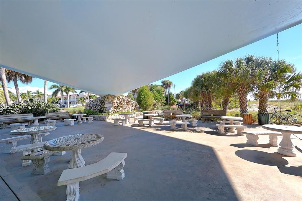 出租: $2,600 (2 贝兹, 2 浴室, 990 平方英尺)