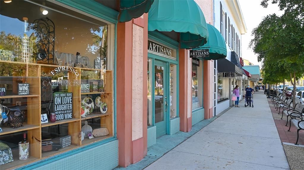 出租: $2,600 (2 贝兹, 2 浴室, 990 平方英尺)