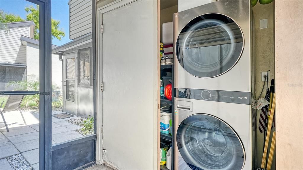 出租: $2,600 (2 贝兹, 2 浴室, 990 平方英尺)