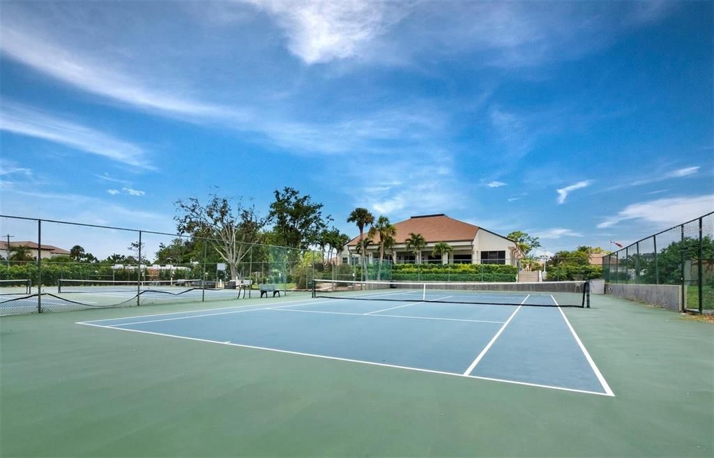 出租: $2,600 (2 贝兹, 2 浴室, 990 平方英尺)