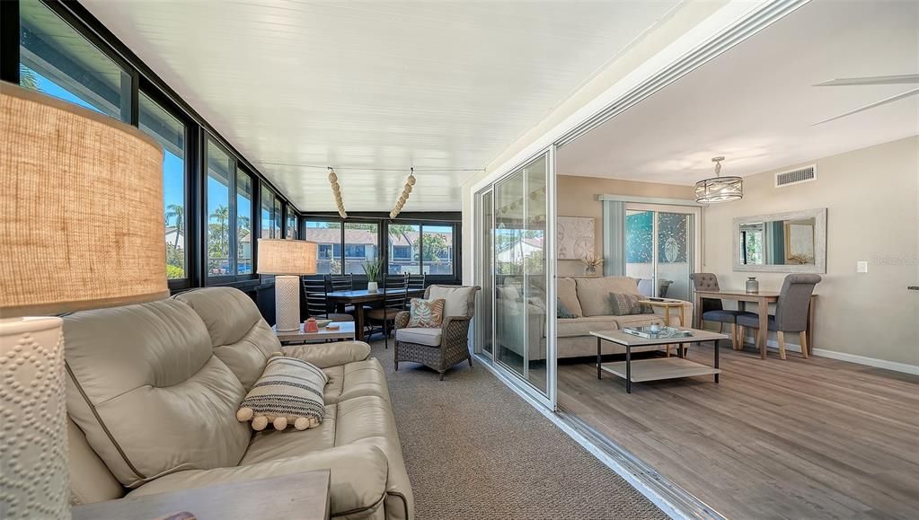 出租: $2,600 (2 贝兹, 2 浴室, 990 平方英尺)