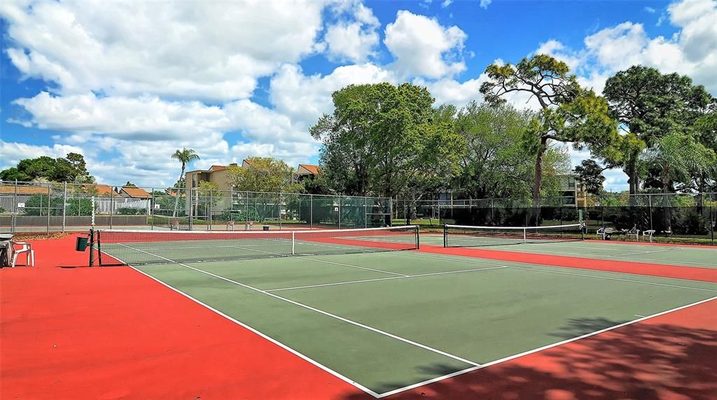 出租: $2,600 (2 贝兹, 2 浴室, 990 平方英尺)