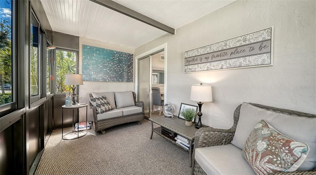 出租: $2,600 (2 贝兹, 2 浴室, 990 平方英尺)