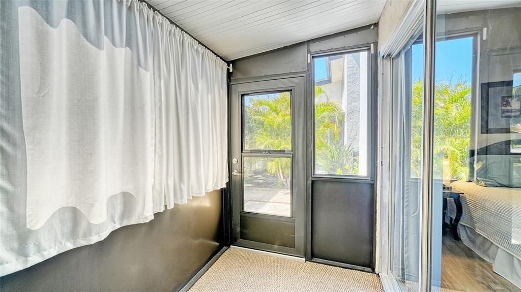 出租: $2,600 (2 贝兹, 2 浴室, 990 平方英尺)