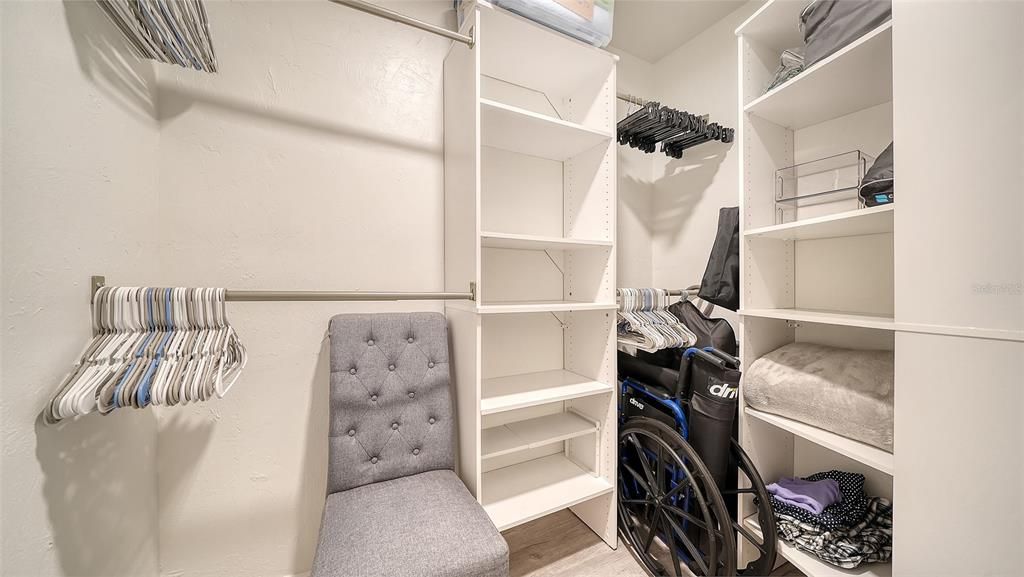 出租: $2,600 (2 贝兹, 2 浴室, 990 平方英尺)