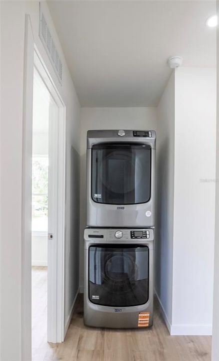 For Sale: $249,900 (2 beds, 2 baths, 1200 Square Feet)