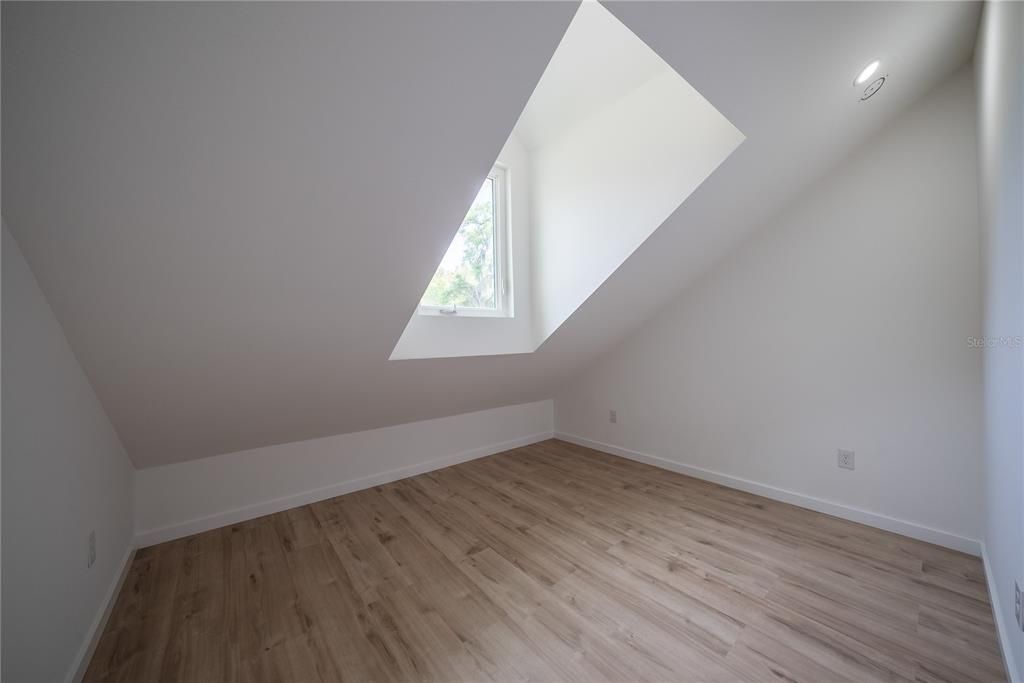 For Sale: $249,900 (2 beds, 2 baths, 1200 Square Feet)