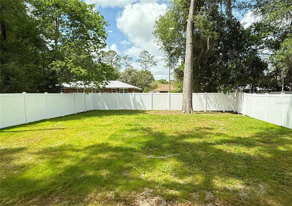 For Sale: $249,900 (2 beds, 2 baths, 1200 Square Feet)