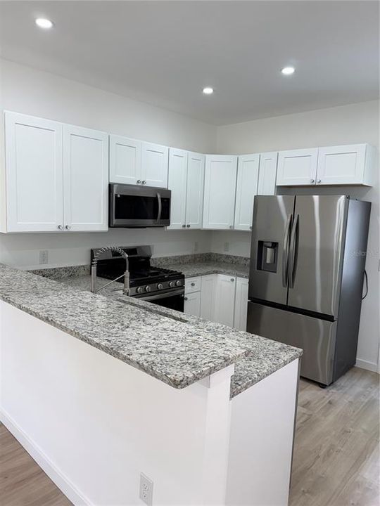 For Sale: $249,900 (2 beds, 2 baths, 1200 Square Feet)