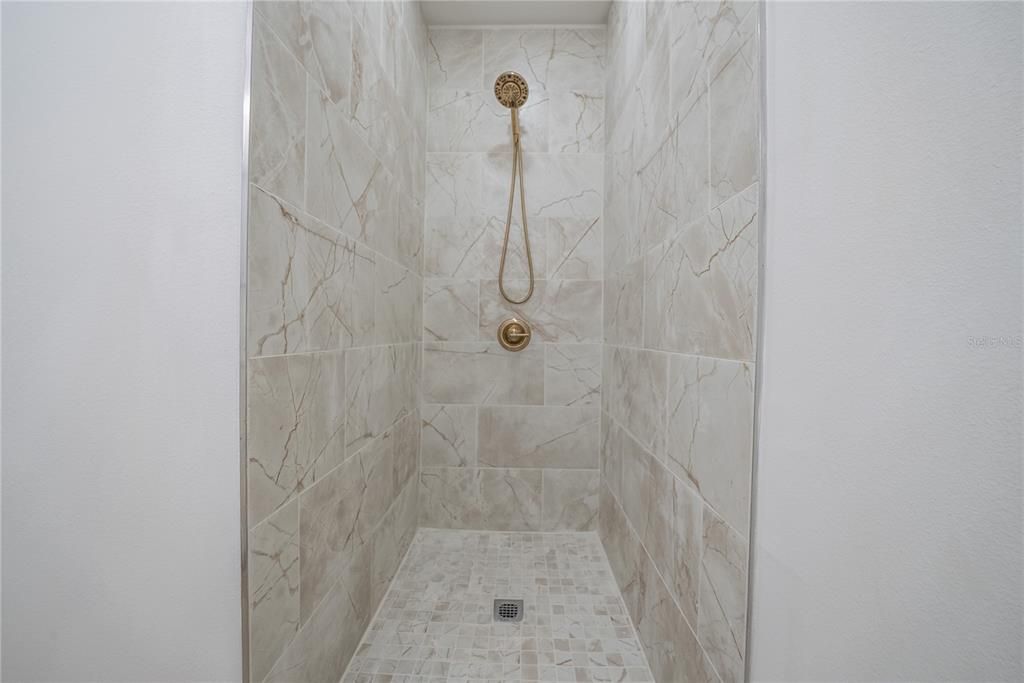 For Sale: $249,900 (2 beds, 2 baths, 1200 Square Feet)