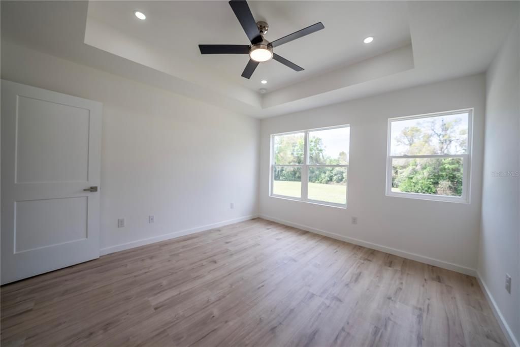 For Sale: $249,900 (2 beds, 2 baths, 1200 Square Feet)