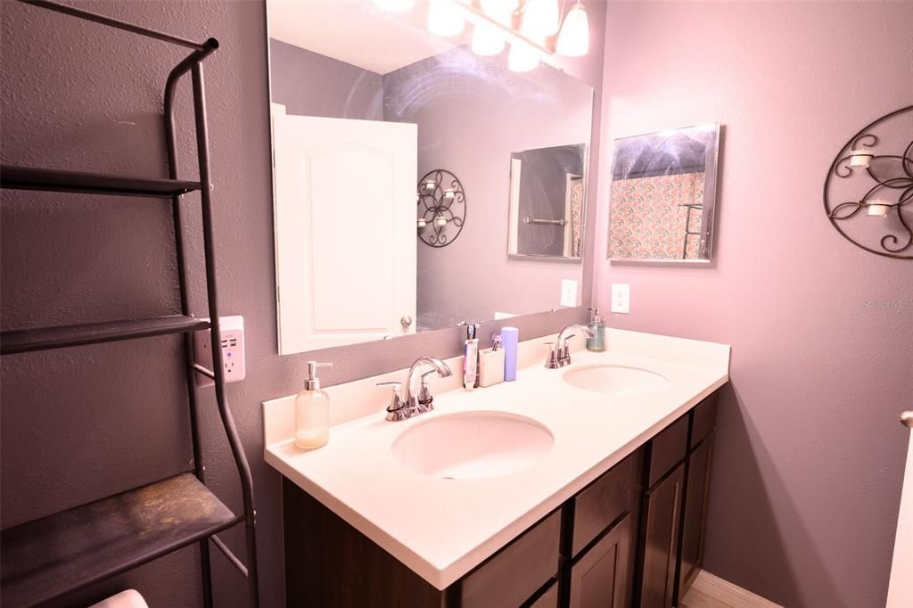 Active With Contract: $445,000 (6 beds, 2 baths, 3115 Square Feet)