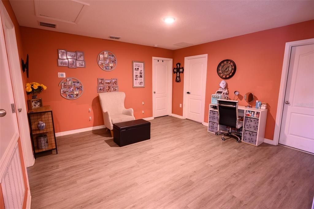 Active With Contract: $445,000 (6 beds, 2 baths, 3115 Square Feet)