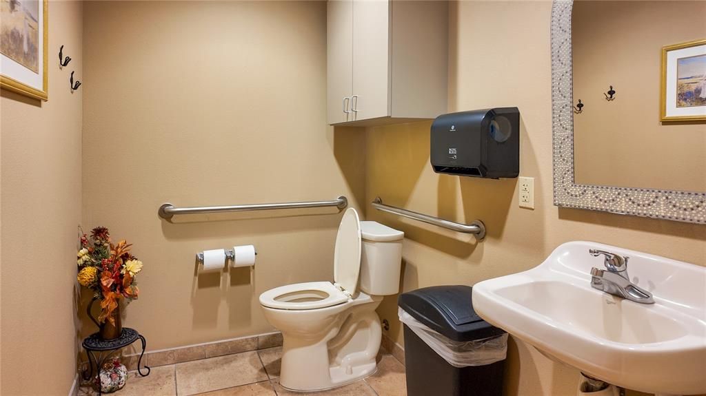 На продажу: $1,100,000 (0 спален, 0 ванн, 4700 Квадратных фут)