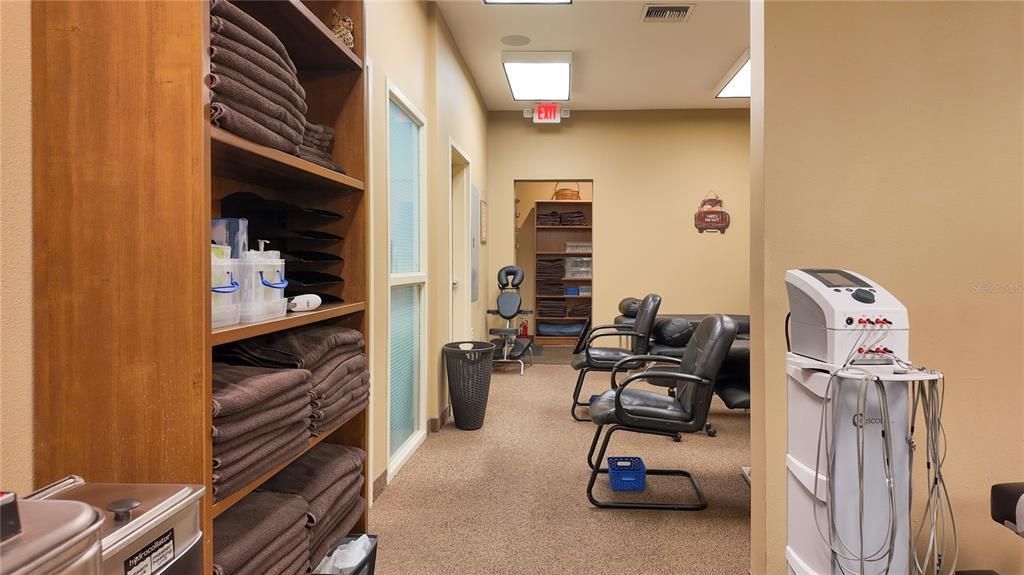 На продажу: $1,100,000 (0 спален, 0 ванн, 4700 Квадратных фут)