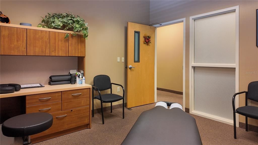 На продажу: $1,100,000 (0 спален, 0 ванн, 4700 Квадратных фут)