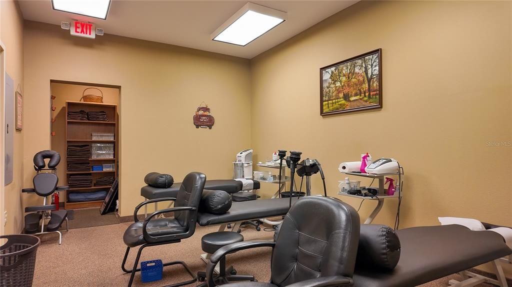 На продажу: $1,100,000 (0 спален, 0 ванн, 4700 Квадратных фут)