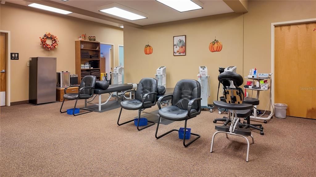 На продажу: $1,100,000 (0 спален, 0 ванн, 4700 Квадратных фут)