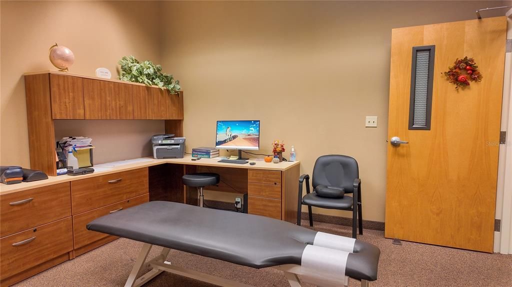 На продажу: $1,100,000 (0 спален, 0 ванн, 4700 Квадратных фут)