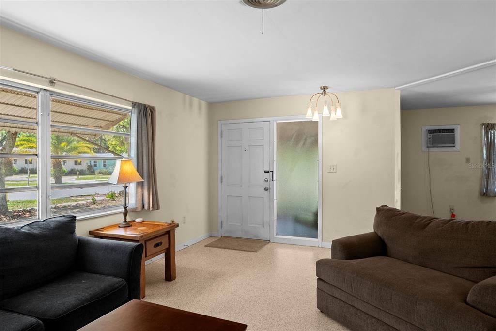 For Sale: $1,495,000 (2 beds, 2 baths, 1082 Square Feet)