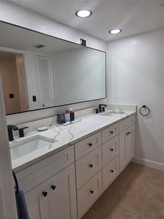 For Rent: $2,300 (2 beds, 2 baths, 1250 Square Feet)