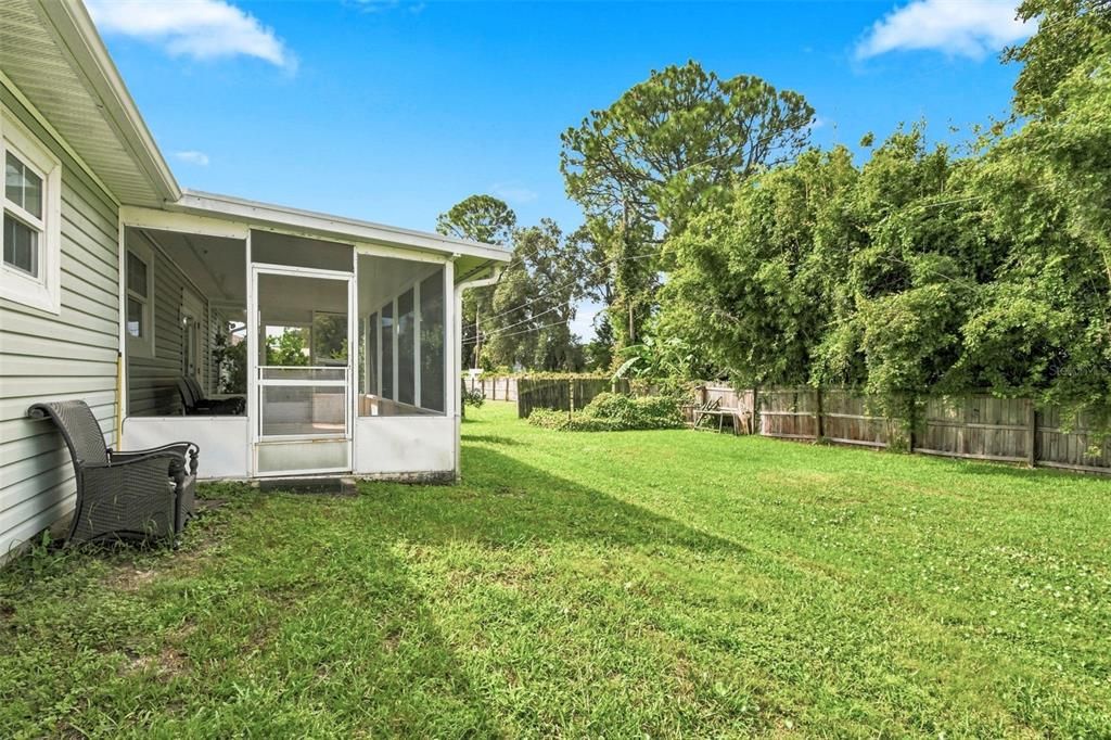 For Sale: $299,999 (3 beds, 2 baths, 1392 Square Feet)