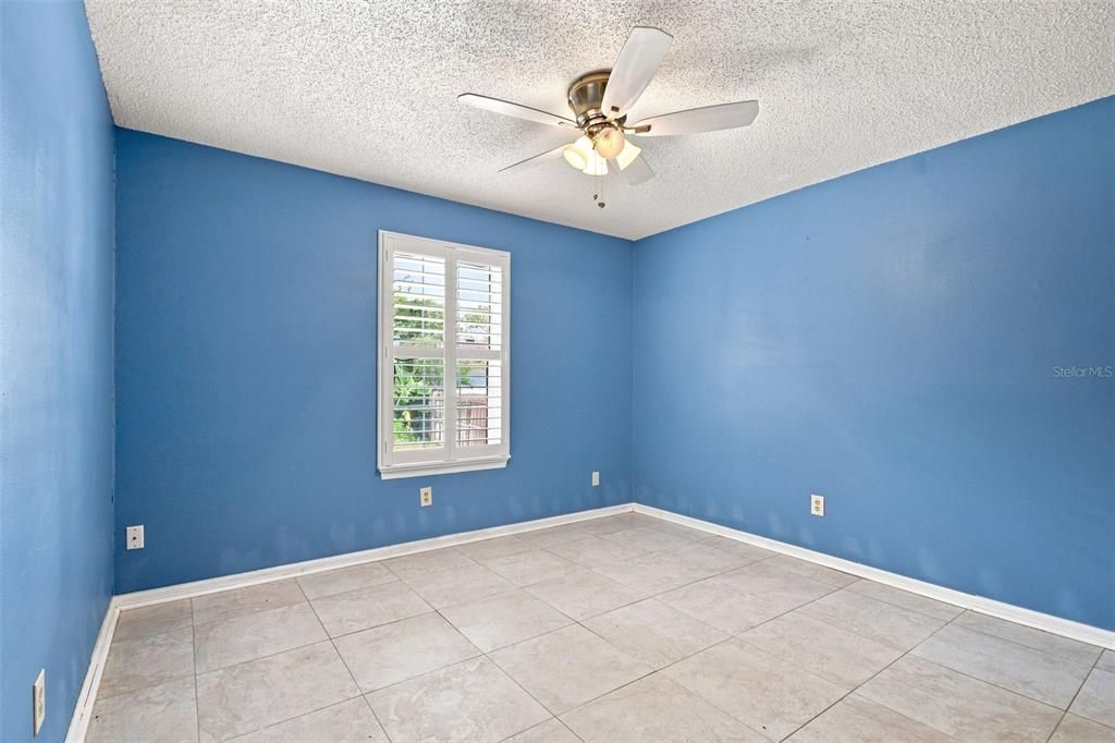 For Sale: $299,999 (3 beds, 2 baths, 1392 Square Feet)