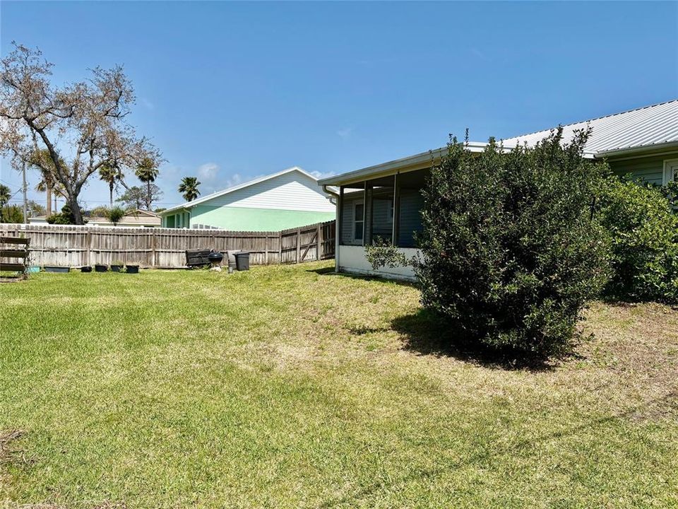 For Sale: $319,000 (3 beds, 2 baths, 1392 Square Feet)
