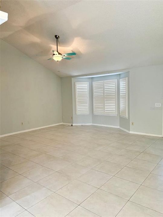 For Sale: $319,000 (3 beds, 2 baths, 1392 Square Feet)