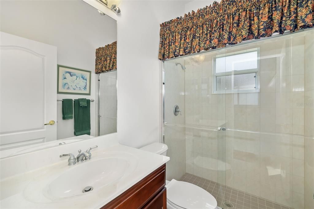 Activo con contrato: $950,000 (4 camas, 3 baños, 2921 Pies cuadrados)