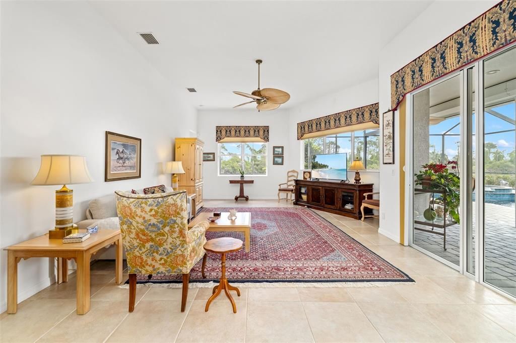 Activo con contrato: $950,000 (4 camas, 3 baños, 2921 Pies cuadrados)