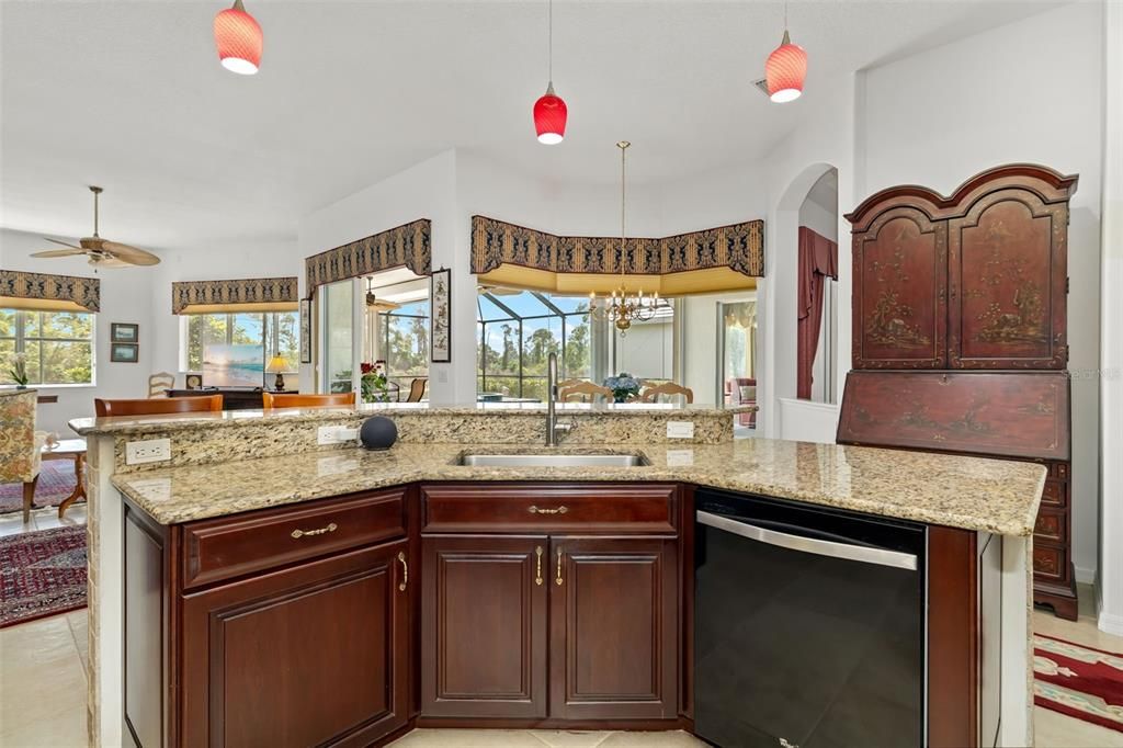Activo con contrato: $950,000 (4 camas, 3 baños, 2921 Pies cuadrados)