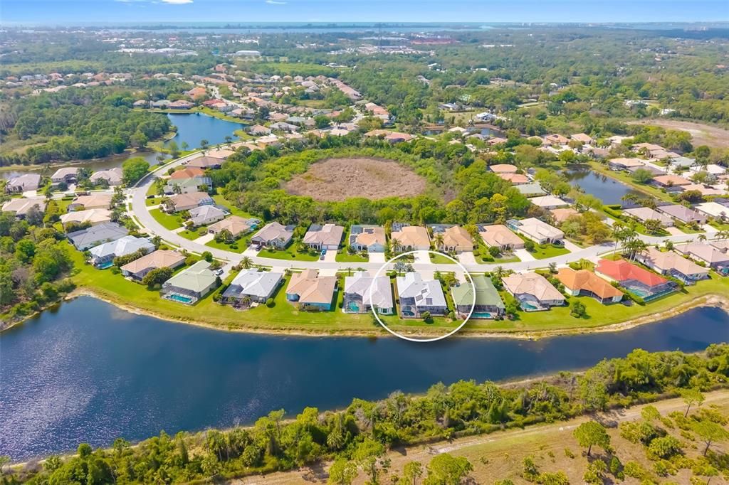 Activo con contrato: $950,000 (4 camas, 3 baños, 2921 Pies cuadrados)