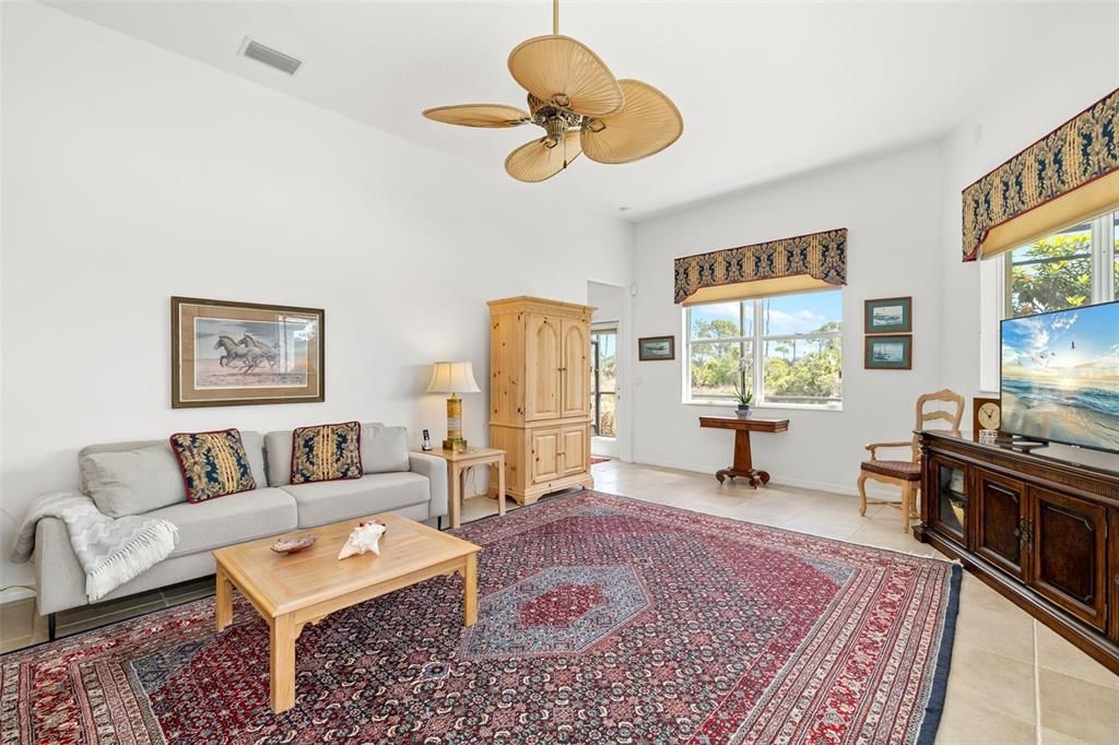 Activo con contrato: $950,000 (4 camas, 3 baños, 2921 Pies cuadrados)