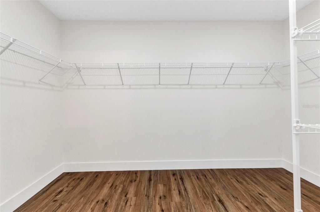 En Venta: $1,290,000 (4 camas, 3 baños, 2609 Pies cuadrados)