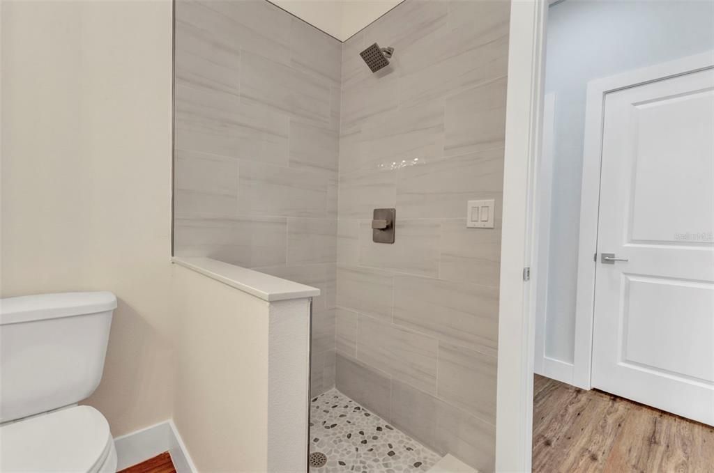 En Venta: $1,290,000 (4 camas, 3 baños, 2609 Pies cuadrados)
