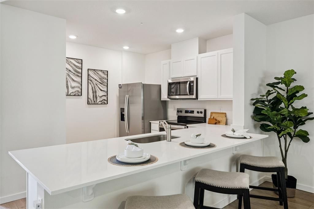 Activo con contrato: $344,990 (3 camas, 2 baños, 1530 Pies cuadrados)