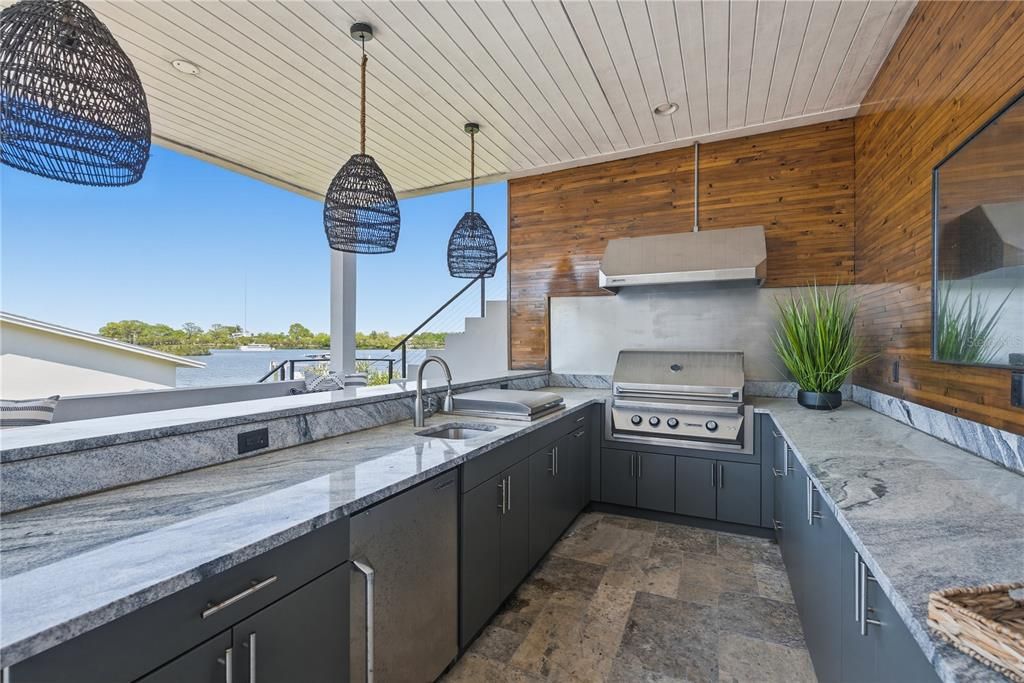For Sale: $2,575,000 (4 beds, 4 baths, 5460 Square Feet)