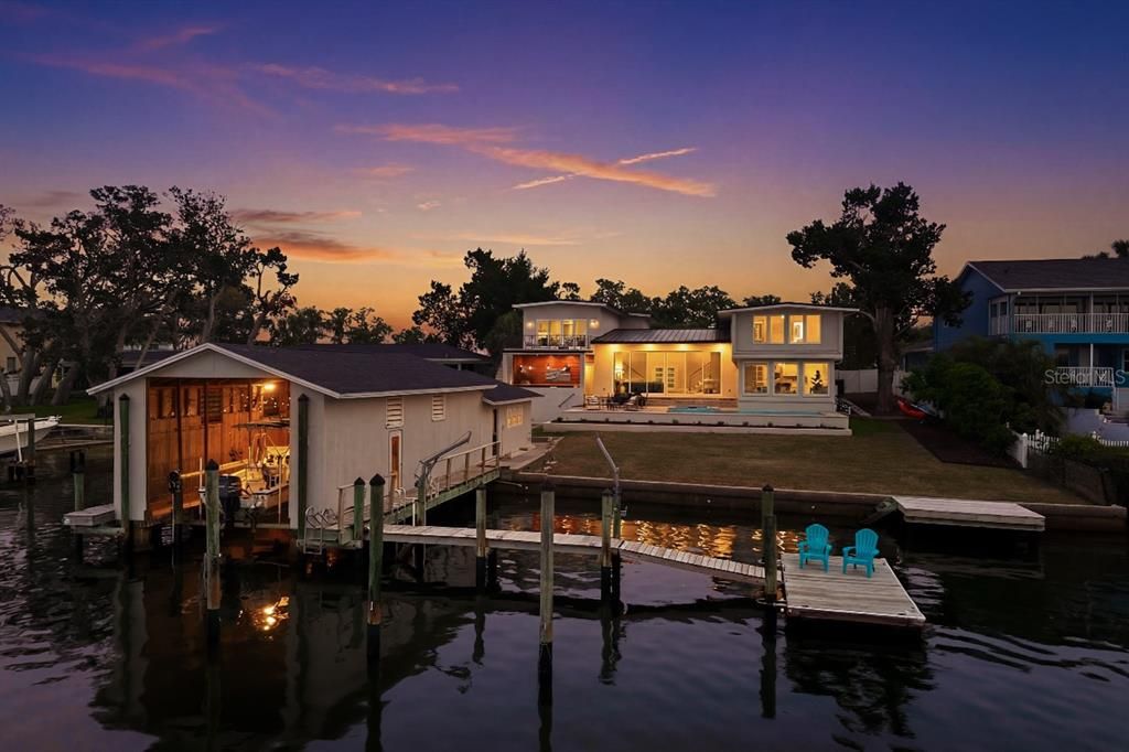 For Sale: $2,575,000 (4 beds, 4 baths, 5460 Square Feet)