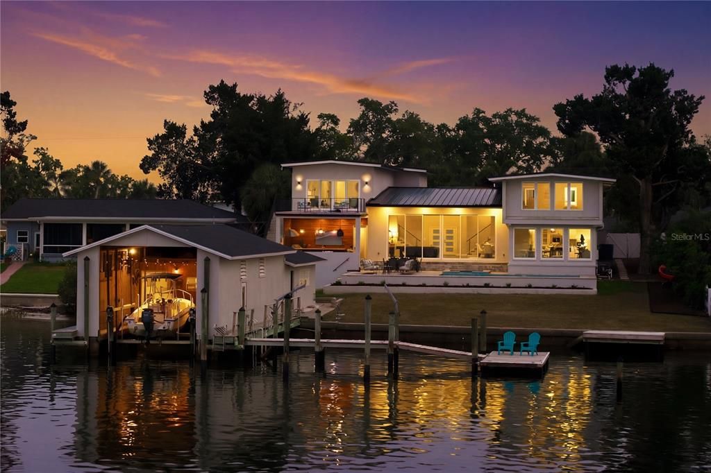 For Sale: $2,575,000 (4 beds, 4 baths, 5460 Square Feet)