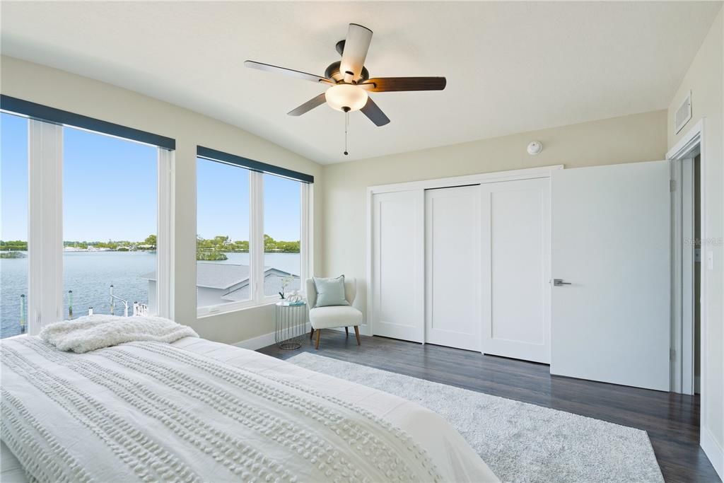 For Sale: $2,575,000 (4 beds, 4 baths, 5460 Square Feet)