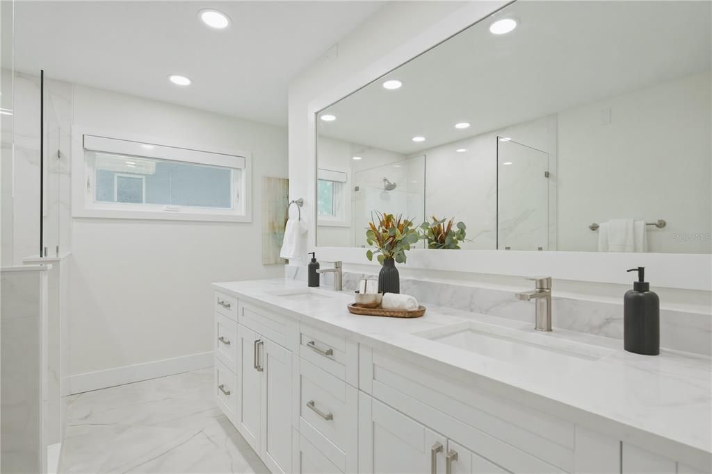 For Sale: $2,575,000 (4 beds, 4 baths, 5460 Square Feet)