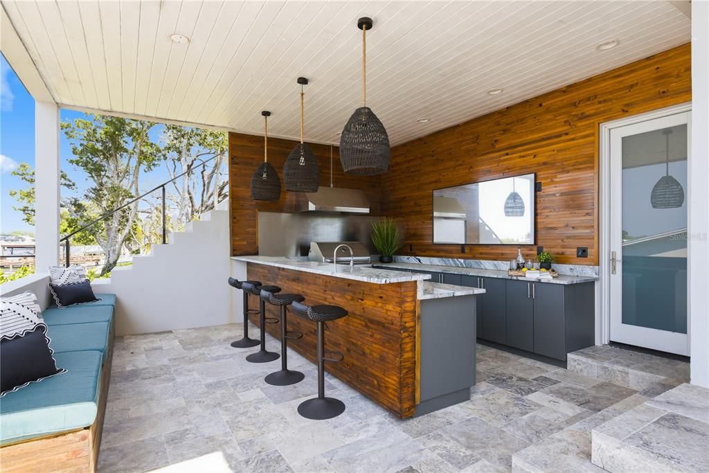 For Sale: $2,575,000 (4 beds, 4 baths, 5460 Square Feet)